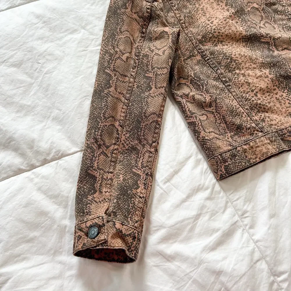 NWOT Free People Snake Trucker Jacket XS Brown Snakeskin Print Denim Cotton - Picture 14 of 14